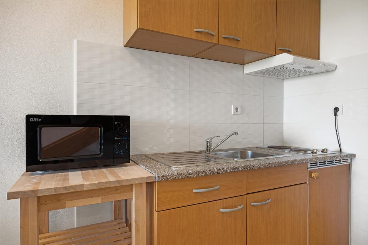 באניולה Apartments And Rooms Alenka מראה חיצוני תמונה