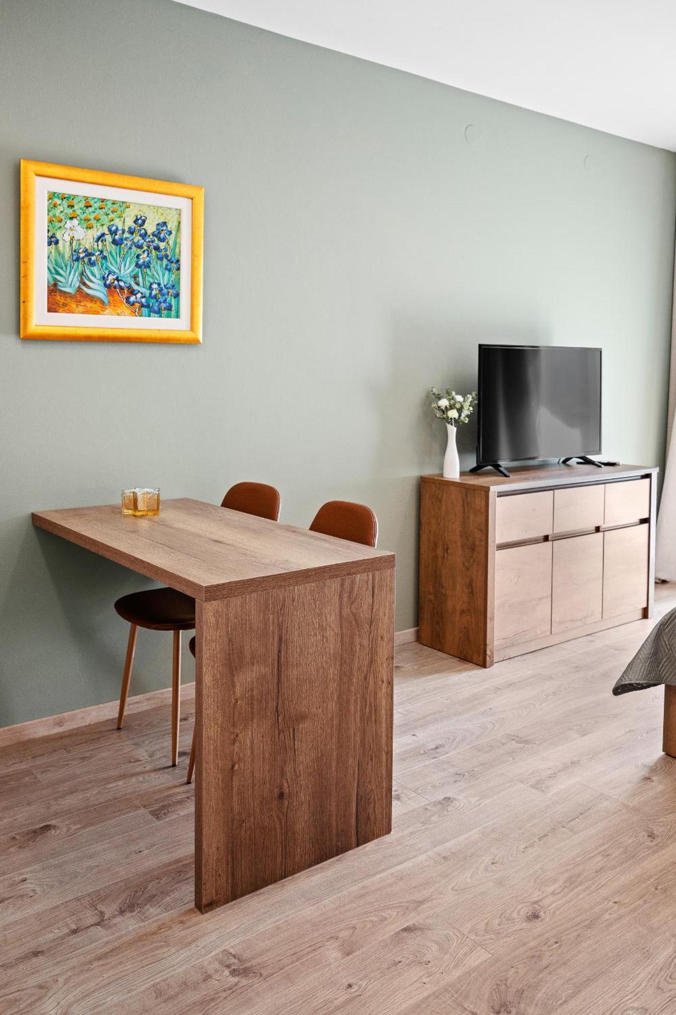 באניולה Apartments And Rooms Alenka מראה חיצוני תמונה