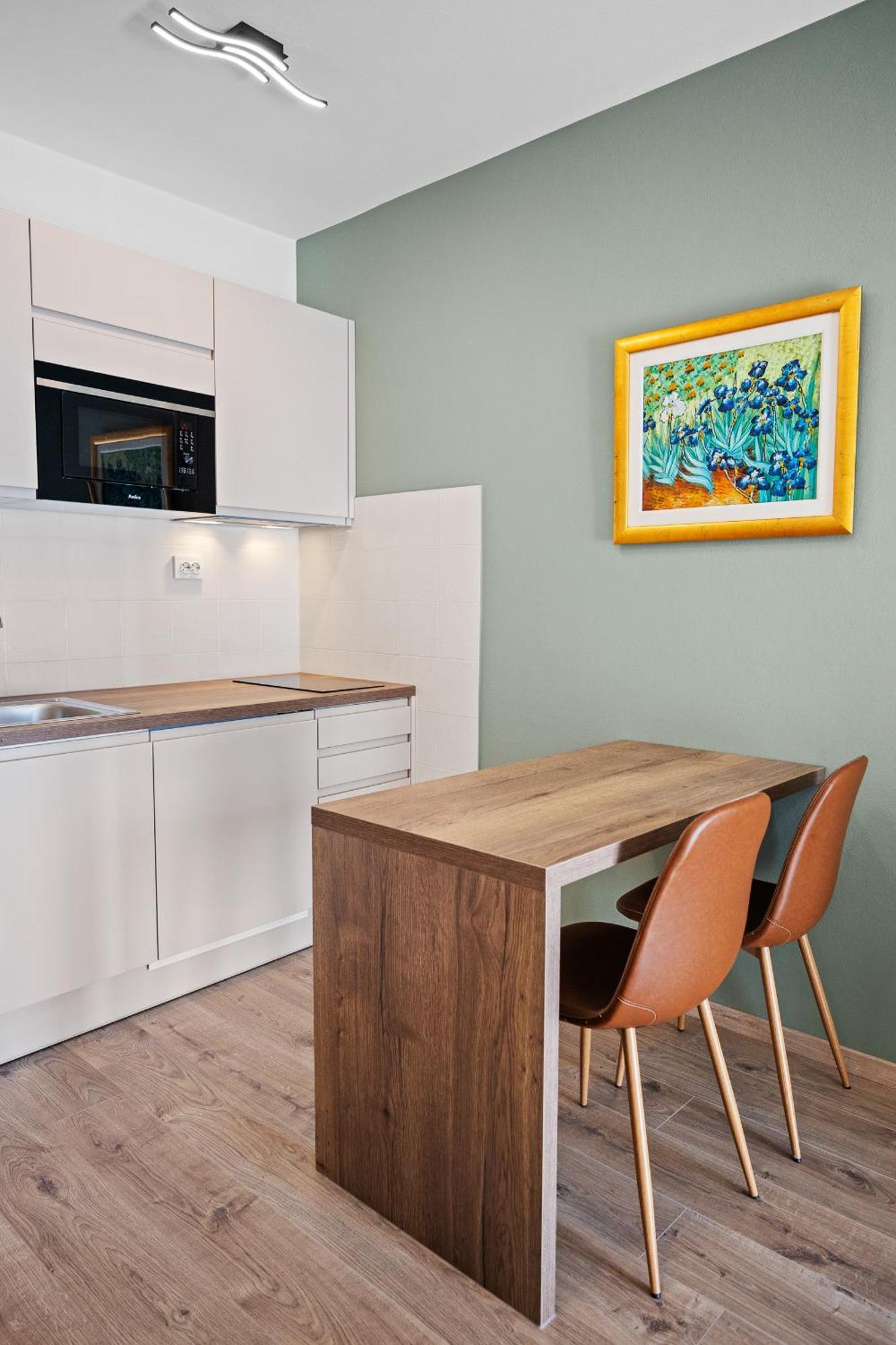באניולה Apartments And Rooms Alenka מראה חיצוני תמונה