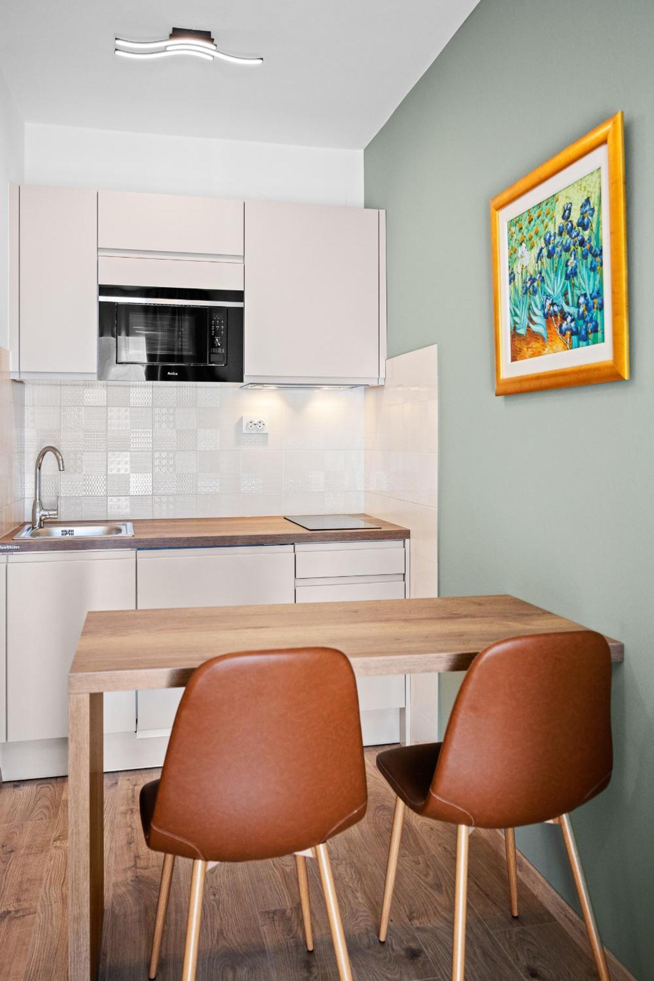 באניולה Apartments And Rooms Alenka מראה חיצוני תמונה